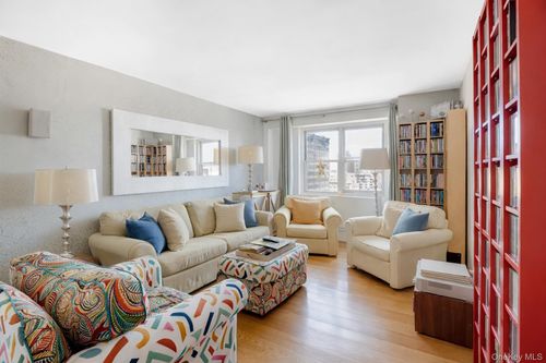 25c-400 E 54th St, New York, NY, 10022-5168 | Card Image