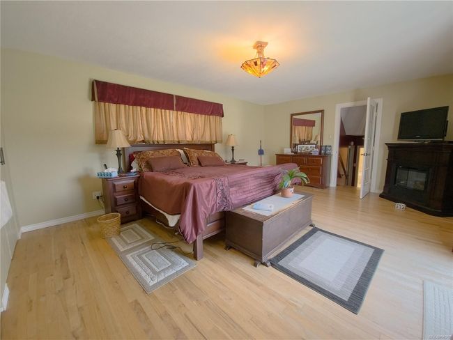 Primary bedroom | Image 27