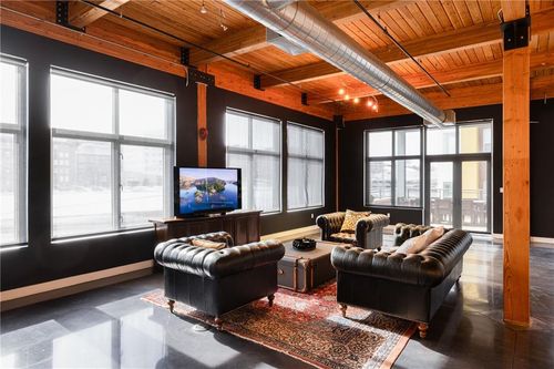 207-210 W 5th St, Kansas City, MO, 64105-1166 | Card Image