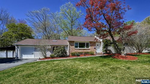 227 Emily Dr, Park Ridge, NJ, 07656-1055 | Card Image