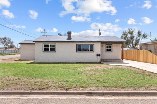 202 W Jackson St, Levelland, TX, 79336-2430 | Card Image