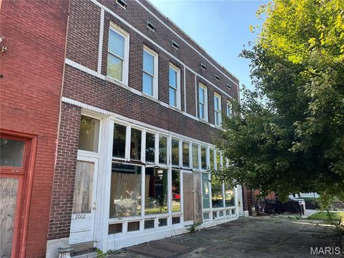 2002 Geyer Ave, Saint Louis, MO, 63104-2633 | Card Image