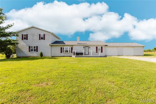 21710 State Route 15, Nashville, IL, 62263-5108 | Card Image