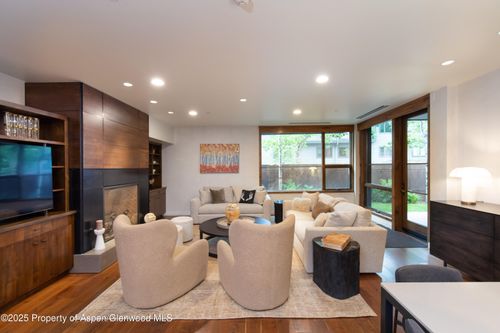 104-233 E Cooper Ave, Aspen, CO, 81611-1821 | Card Image