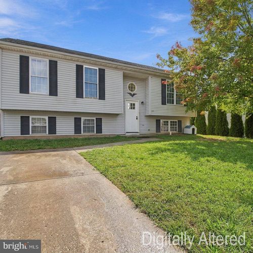 163 Grand Dr, Taneytown, MD, 21787-2401 | Card Image