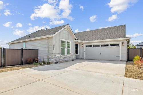 2379 E Valensole St, Meridian, ID, 83642-8778 | Card Image