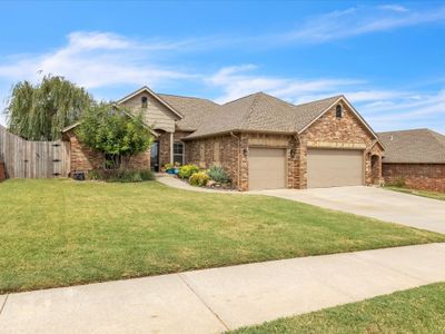 400 Horizon View Court, House other with 3 bedrooms, 2 bathrooms and null parking in Norman OK | Image 2