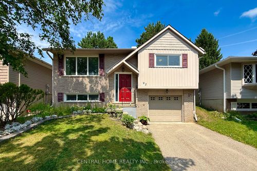 92 Pinemeadow Cres, Waterloo, ON, N2T1A7 | Card Image