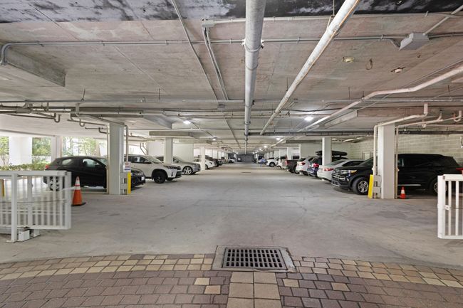 Covered Parking | Image 40