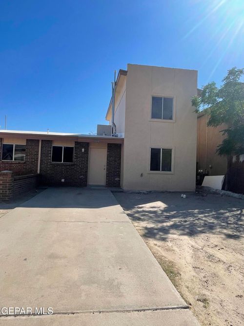 864 Barandal Dr, El Paso, TX, 79907-2734 | Card Image