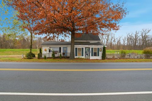 148 River St, West Springfield, MA, 01089-3606 | Card Image