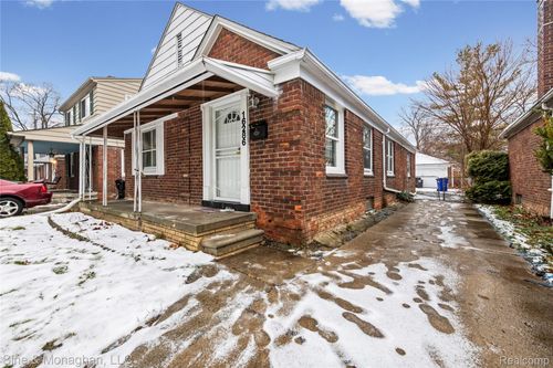 16286 E State Fair St, Detroit, MI, 48205-2037 | Card Image