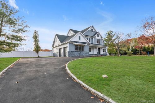 34 Calumet Dr, Dix Hills, NY, 11746-6728 | Card Image