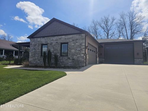 43 Red Oak Dr, Crossville, TN, 38555-1003 | Card Image