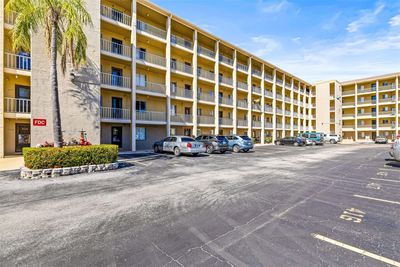 K217 - 3592 Lake Bayshore Drive, Condo with 2 bedrooms, 1 bathrooms and null parking in Bradenton FL | Image 3