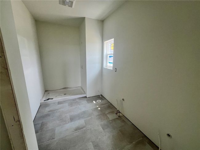 7608 Country Creek Ln, House other with 5 bedrooms, 3 bathrooms and null parking in Cedar Rapids IA | Image 8