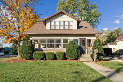 1000 N Franklin St, Manchester, IA, 52057-1249 | Card Image