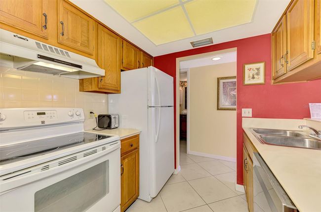 APT-832 - 1200 Cove Ii Pl, Condo with 2 bedrooms, 2 bathrooms and null parking in SARASOTA FL | Image 17
