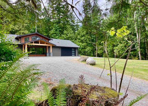 2061 Twin Creeks Rd, Gibsons, BC, V0N1V6 | Card Image