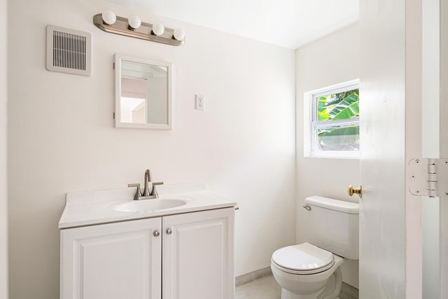813 Avon Rd, House other with 4 bedrooms, 2 bathrooms and null parking in West Palm Beach FL | Image 37
