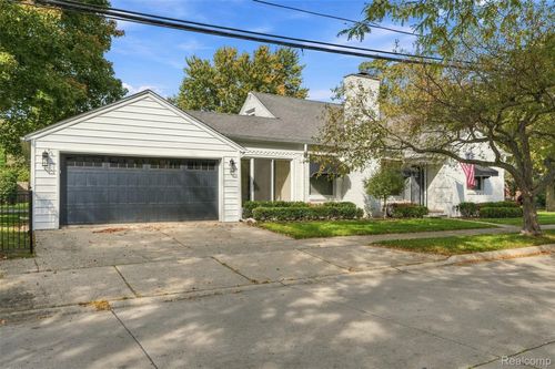1843 Manchester Blvd, Grosse Pointe Woods, MI, 48236-1921 | Card Image