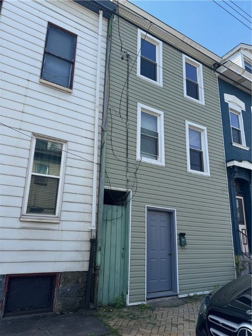 827 Peralta St, Pittsburgh, PA, 15212-8002 | Card Image