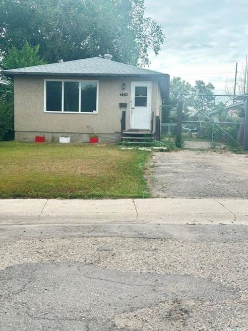 724 Eastview Avenue, Regina, SK, S4N0A2 | Card Image