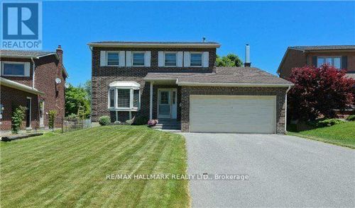 213 Hampton Crt, Newmarket, ON, L3Y6J5 | Card Image