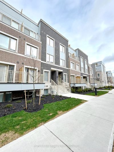 6 - 11 Honeycrisp Cres, Condo with 3 bedrooms, 3 bathrooms and 1 parking in Vaughan ON | Image 2