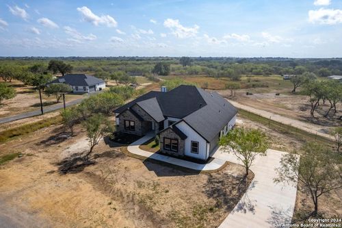 116 Hidden Ranch Ct, Floresville, TX, 78114-0059 | Card Image