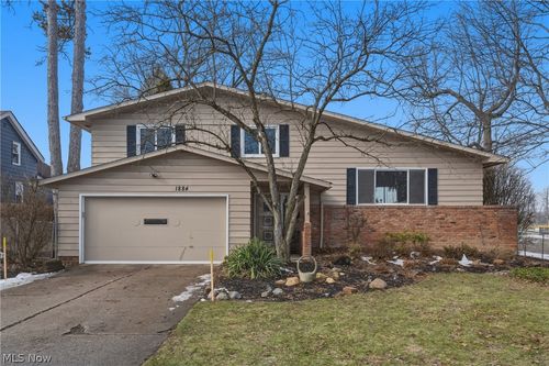 1884 Brainard Rd, Lyndhurst, OH, 44124-3928 | Card Image