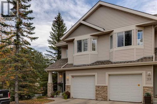 35 Royal Oak Gdns Nw, Calgary, AB, T3G5S5 | Card Image