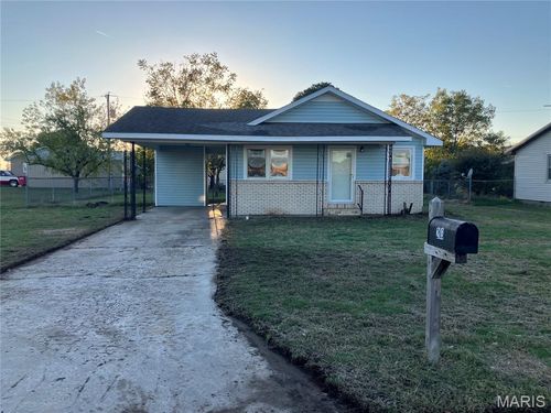 203 Russell Ave, Sikeston, MO, 63801-5212 | Card Image