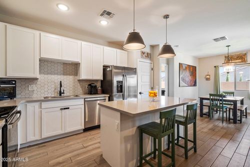 2753 E Fossil Ridge Rd, Phoenix, AZ, 85050-1934 | Card Image