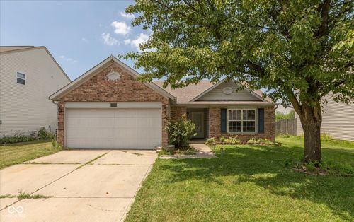142 Hilltop Farms Blvd, New Whiteland, IN, 46184-9231 | Card Image