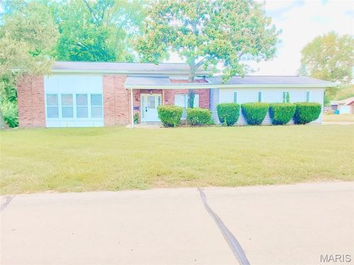 698 Carriage Ln, Hazelwood, MO, 63042-3400 | Card Image