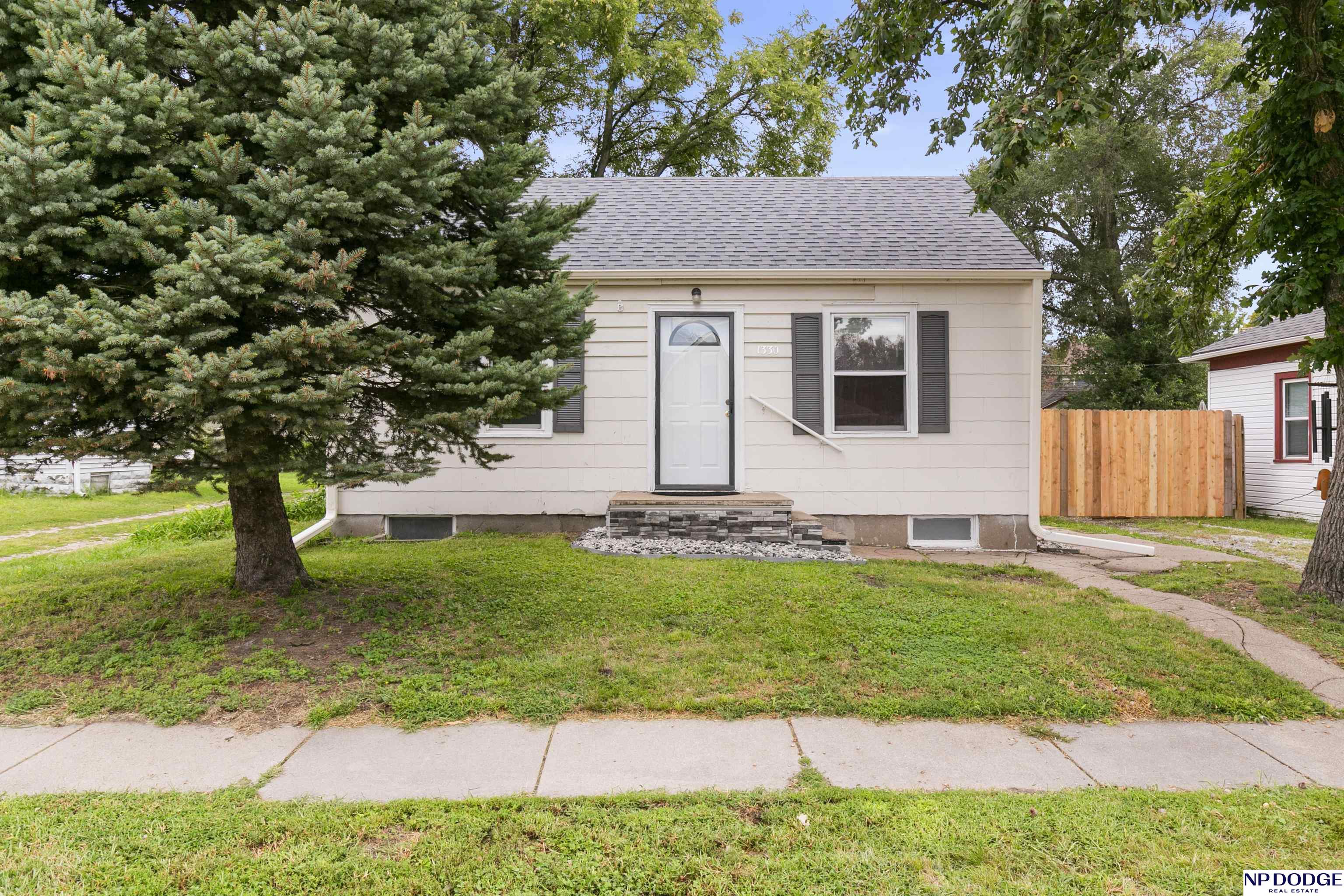 6th St, Fremont, NE 68025