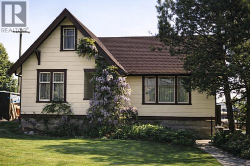 375 Blue Mountain St, Coquitlam, BC, V3K4J7 | Card Image