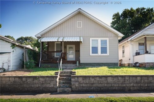 1016 7th Ave, Charleston, WV, 25302-1412 | Card Image