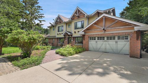 827 S Arlington Heights Rd, Arlington Heights, IL, 60005-2627 | Card Image