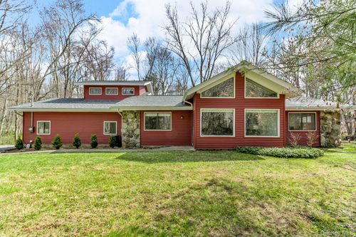 21 Sager Ln, Brewster, NY, 10509-5236 | Card Image