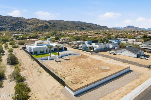 2305 E South Mountain Ave, Phoenix, AZ, 85042-8133 | Card Image