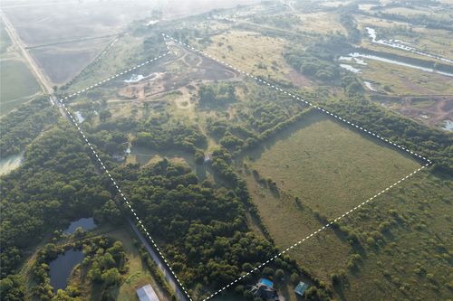 830 10 Mile Rd, Ferris, TX, 75125-9374 | Card Image