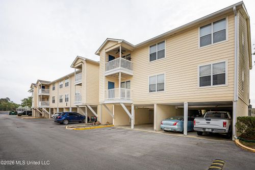 13-2421 Beachview Dr, Ocean Springs, MS, 39564-9548 | Card Image