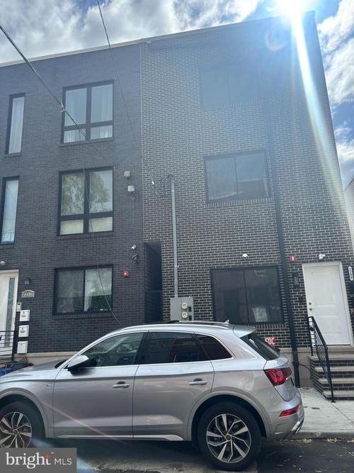 2209 N 7th St, PHILADELPHIA, PA, 19133-2152 | Card Image