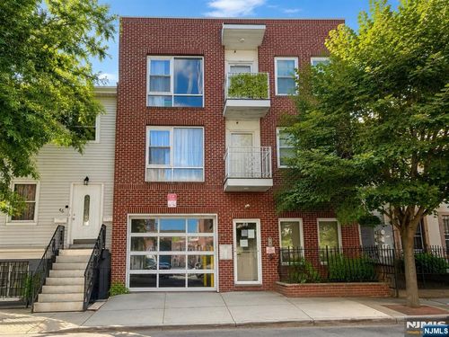 48 Union St, Newark, NJ, 07105-1468 | Card Image