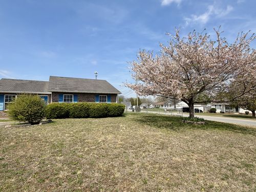 170 Monarch Ln, Clarksville, TN, 37042-1902 | Card Image