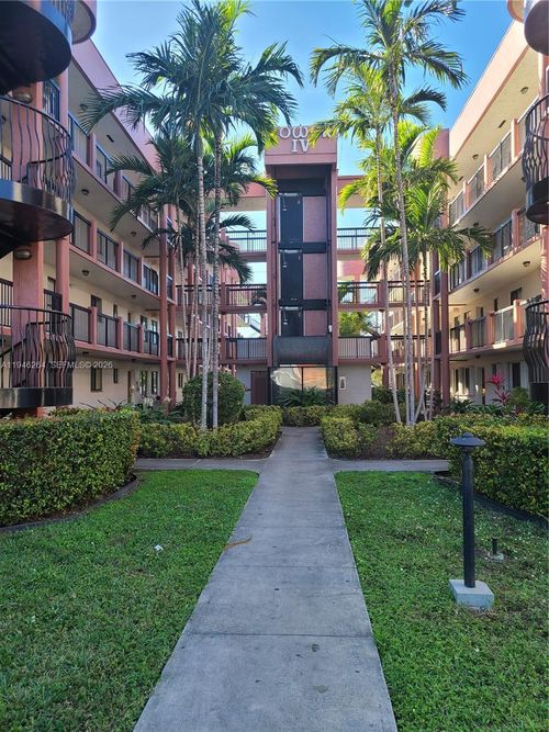 apt-302-5440 W 21st Ct, Hialeah, FL, 33016-2061 | Card Image
