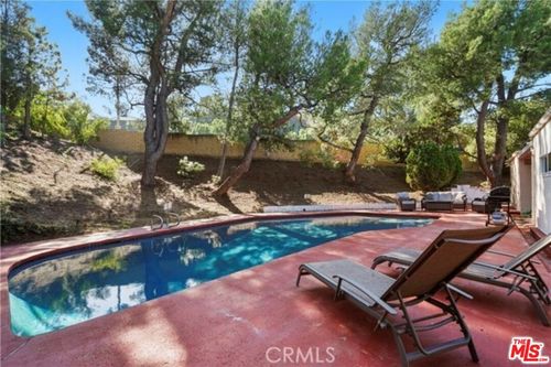 2925 Dona Susana Dr, Studio City, CA, 91604-4351 | Card Image