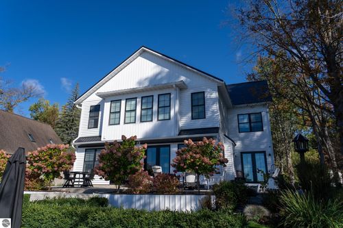 5045 W Beal City Road, Weidman, MI, 48893 | Card Image
